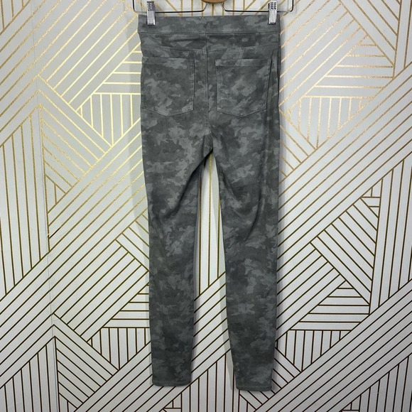 Spanx Stone Wash Camo Jean-Ish Ankle Leggings in Green Gray Size US XS - Picture 6 of 11
